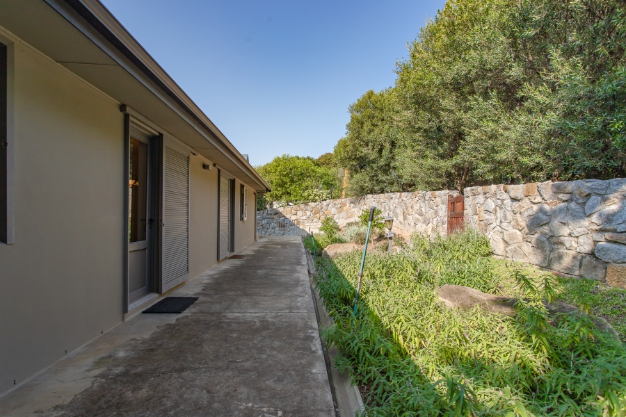 4 Bedroom Property for Sale in Lemoenkloof Western Cape